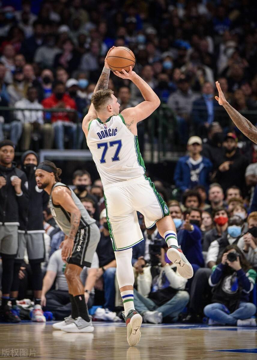 包含太狠了！凯恩在巴黎圣日耳曼比赛中险胜NBA季后赛赛程吃紧，山东男篮外线爆发的词条